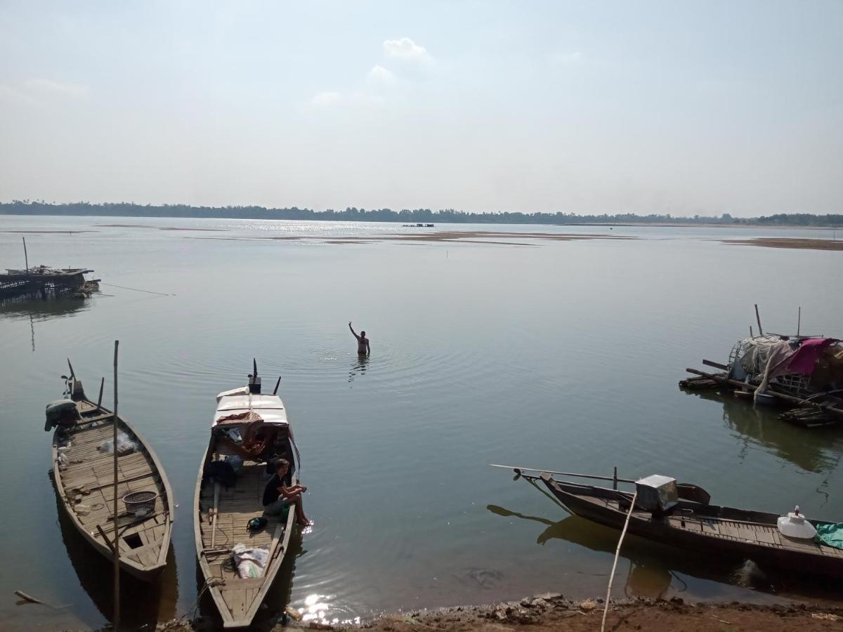 Tonle Mekong Homestay Krong Kracheh Extérieur photo