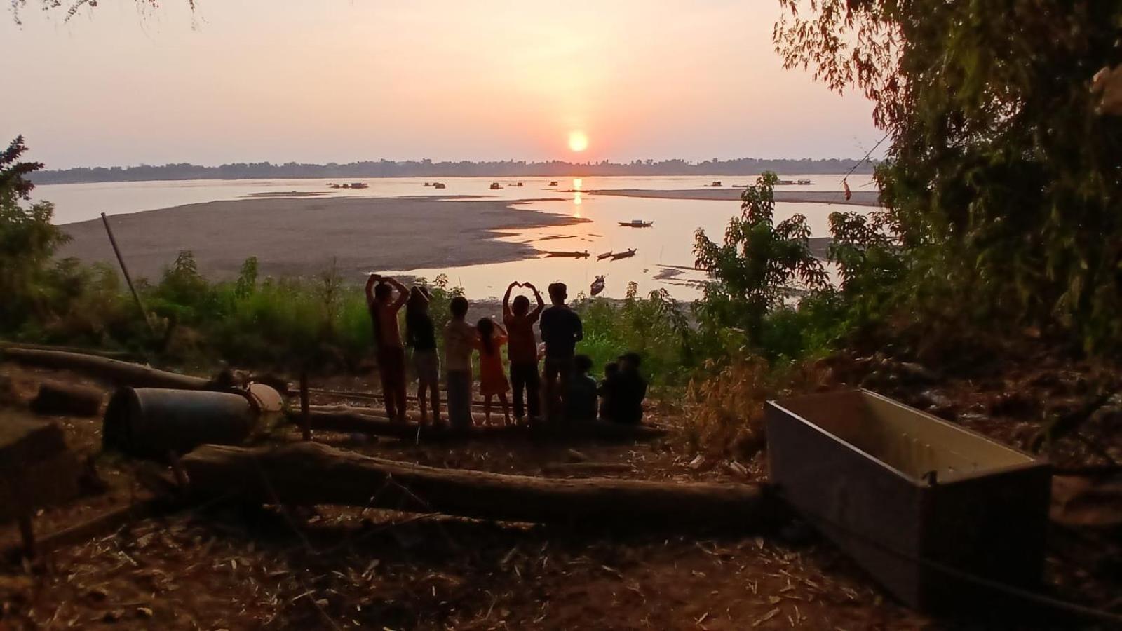 Tonle Mekong Homestay Krong Kracheh Extérieur photo
